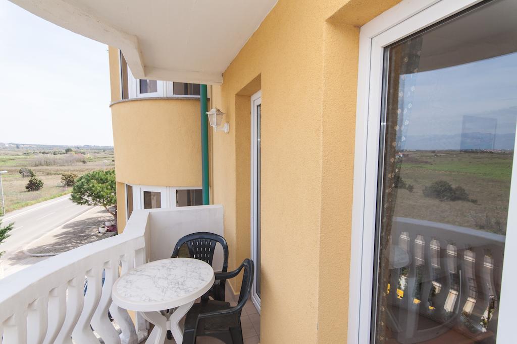 Aparthotel Zaton Затон Экстерьер фото