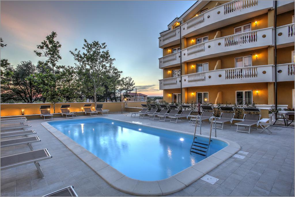 Aparthotel Zaton Затон Экстерьер фото