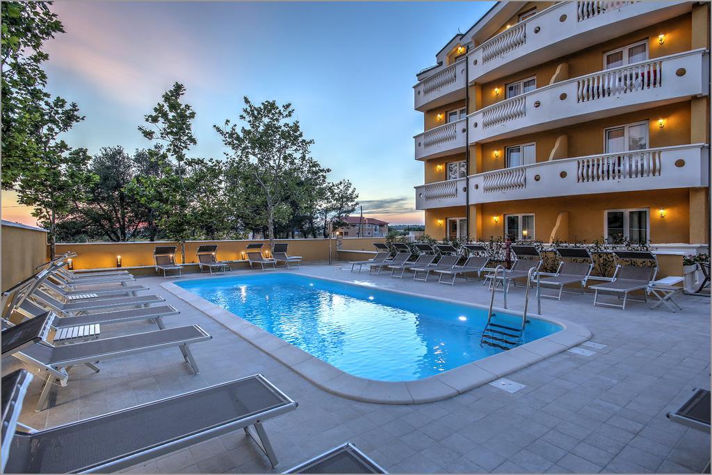 Aparthotel Zaton Затон Экстерьер фото