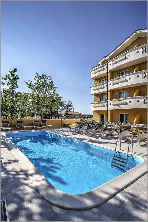 Aparthotel Zaton Затон Экстерьер фото