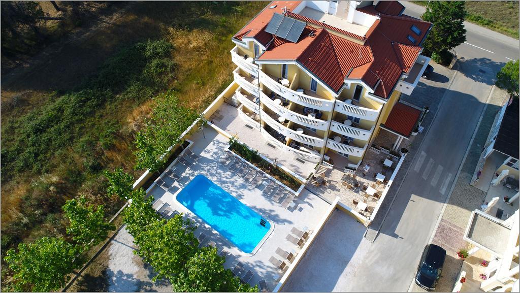 Aparthotel Zaton Затон Экстерьер фото