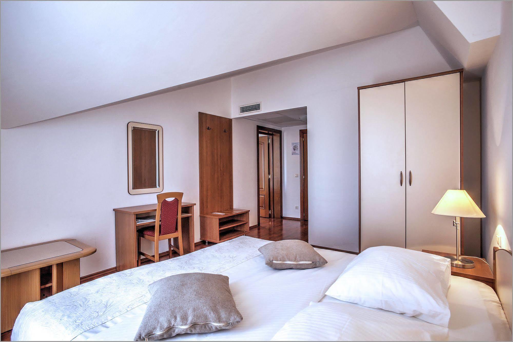 Aparthotel Zaton Затон Экстерьер фото