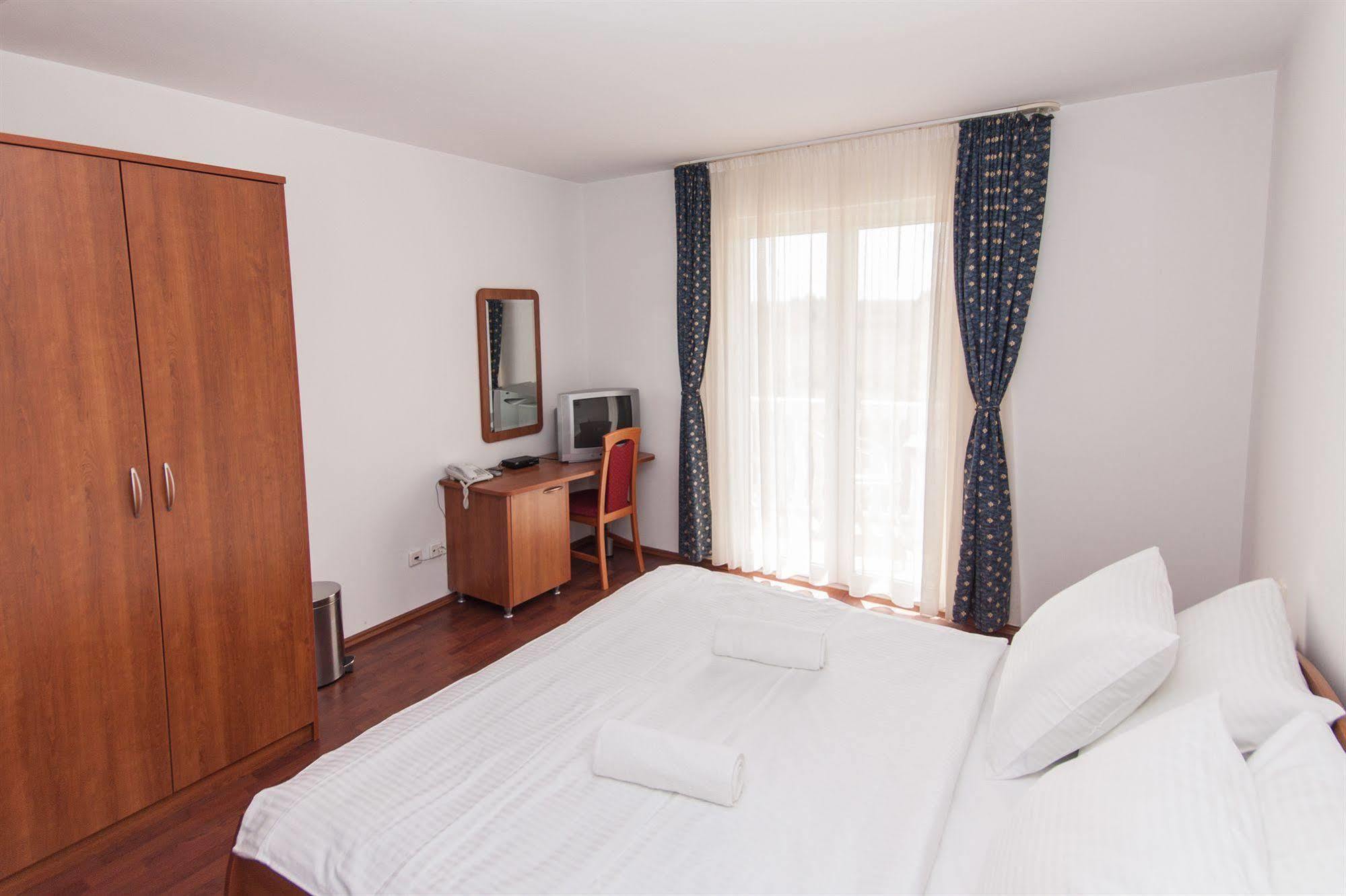 Aparthotel Zaton Затон Экстерьер фото