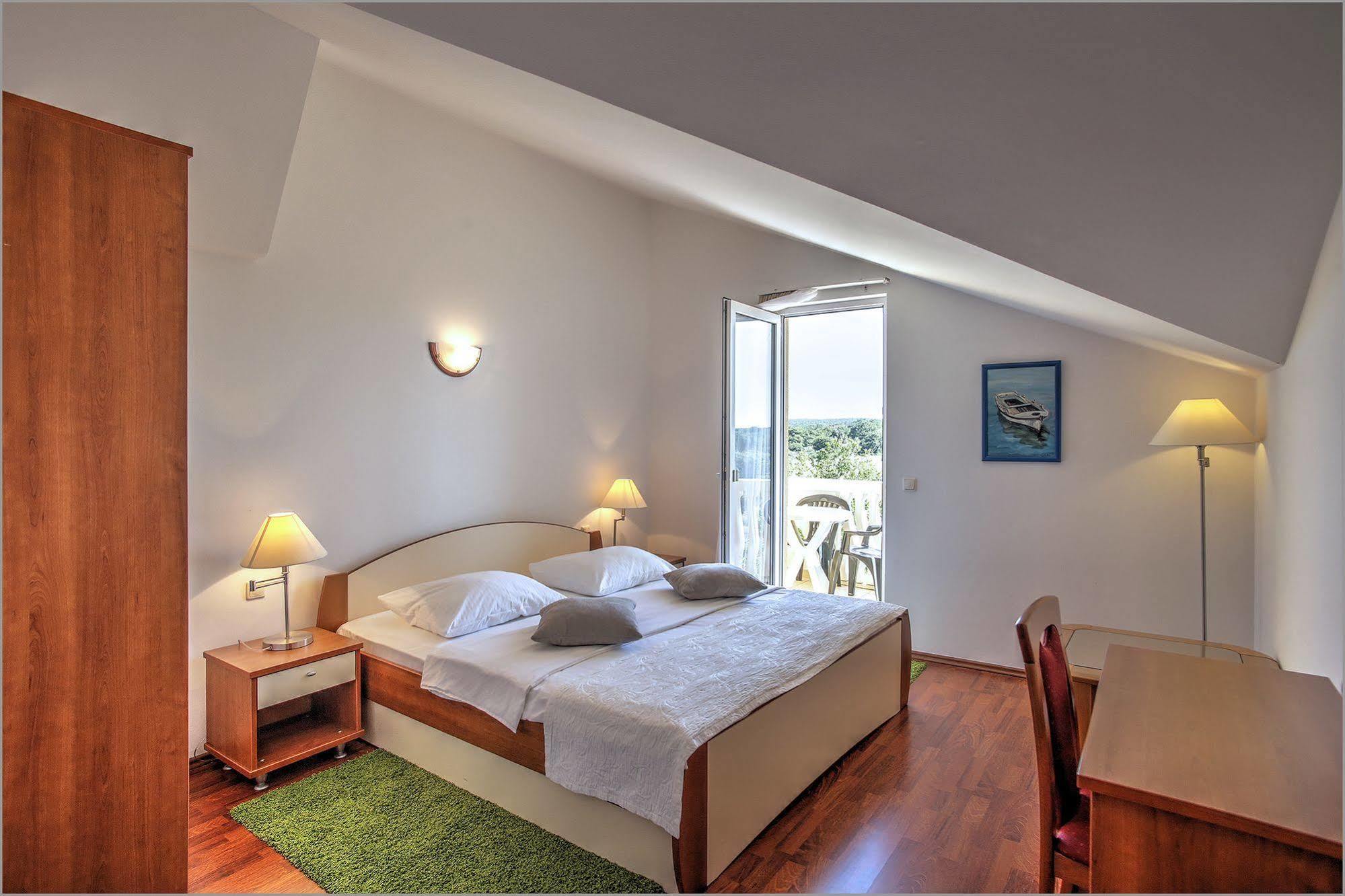 Aparthotel Zaton Затон Экстерьер фото